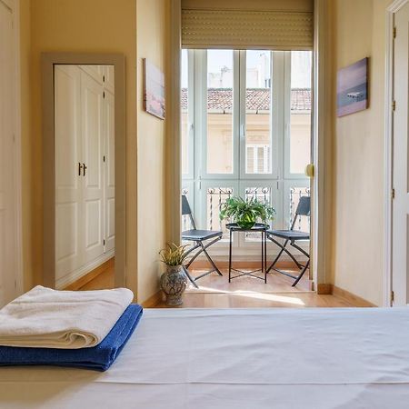 מאלגה Bright Two-Bedroom Apartment In The Historic Center מראה חיצוני תמונה